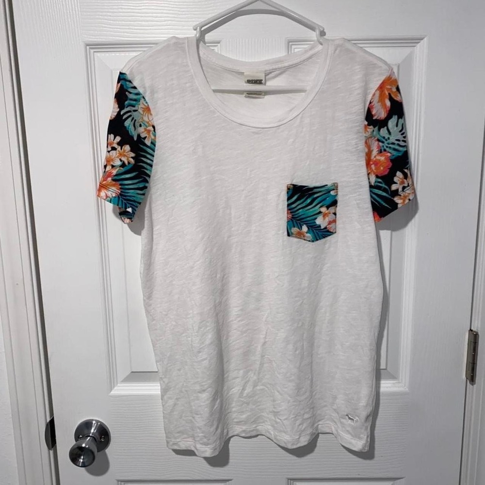 Victoria's Secret PINK white floral pocket tee Size M